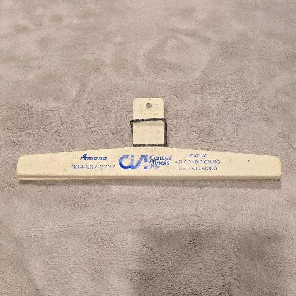 Lot of 4 Vintage Promotional Chip Clips Central Illinois Air WJBC Immuno Dynamic